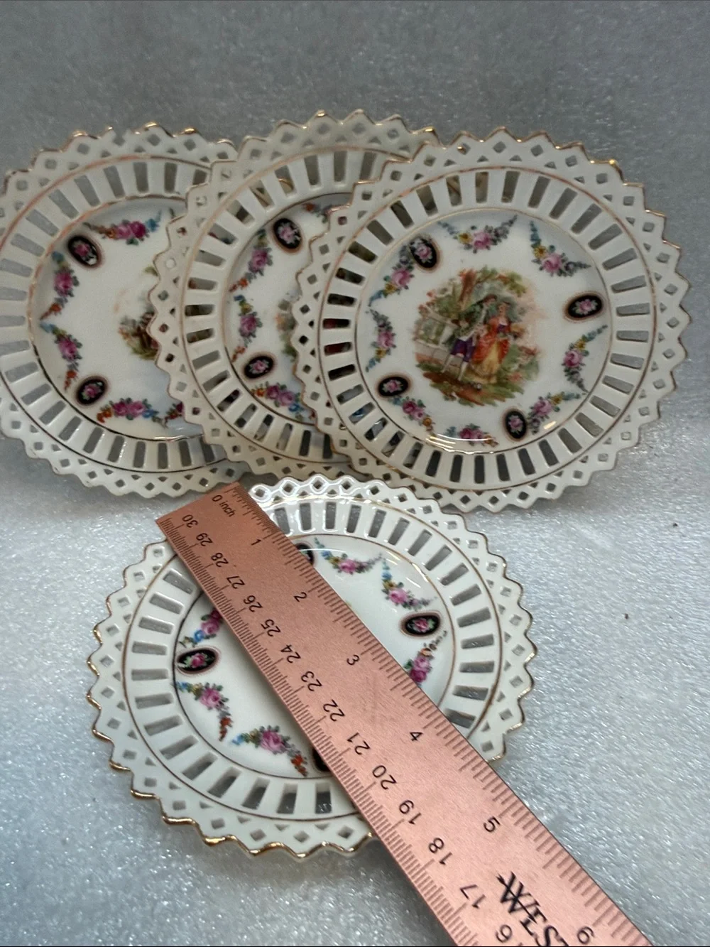 Bavaria Reticulated Porcelain Dessert Plates Set of 4 Gold Trim